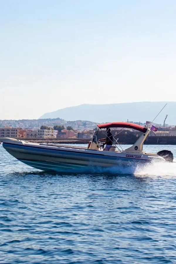 Nino planing infront of chania harbor