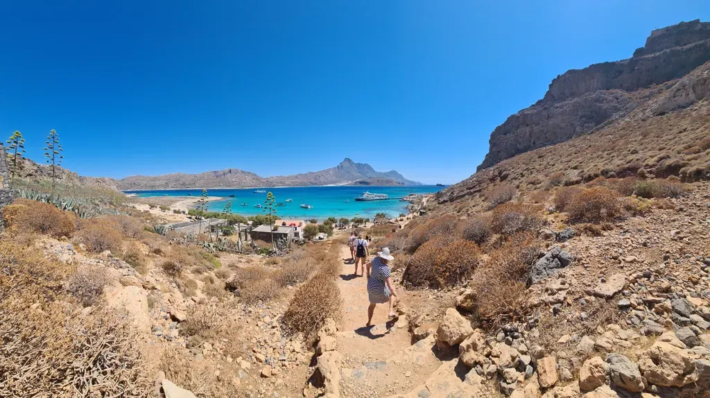 Lagon turquoise et plage de sable blanc immaculé à Balos, un coin de paradis sur la côte ouest de la Crète.